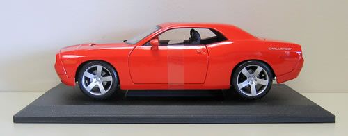 2006 Dodge Challenger Concept Diecast Model Car   Maisto   118 Scale 