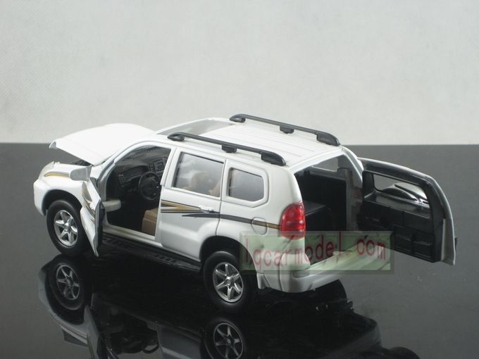 32 Toyota Land Cruiser PRADO white pull back car Metal Die Cast 